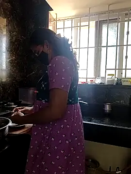 Tamil Shalini Lustyy online show from March 26, 2026, 4:07 am