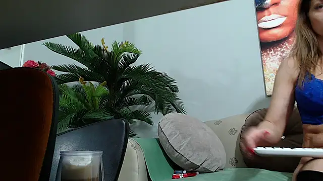 EvySmithXXX online show from February 4, 2025, 6:46 am