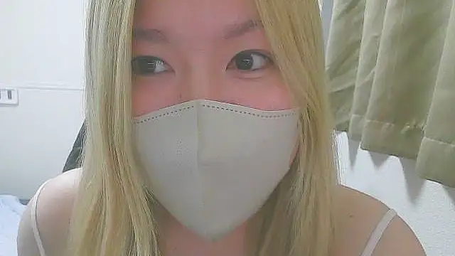 Snapshot of Remi_official chatting on October 20, 2025, 8:53 pm Remi official online show from October 20, 2025, 8:53 pm
