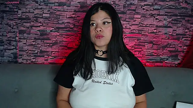 Snapshot of sofi_bronw chatting on March 3, 2025, 8:32 pm sofi bronw online show from March 3, 2025, 8:32 pm