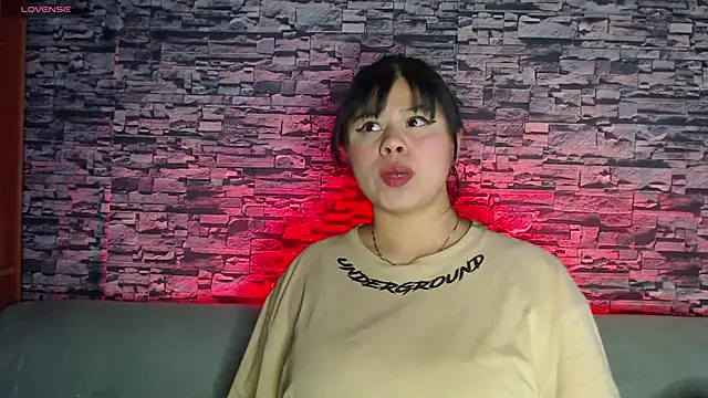 Snapshot of sofi_bronw chatting on March 12, 2025, 8:52 pm sofi bronw online show from March 12, 2025, 8:52 pm