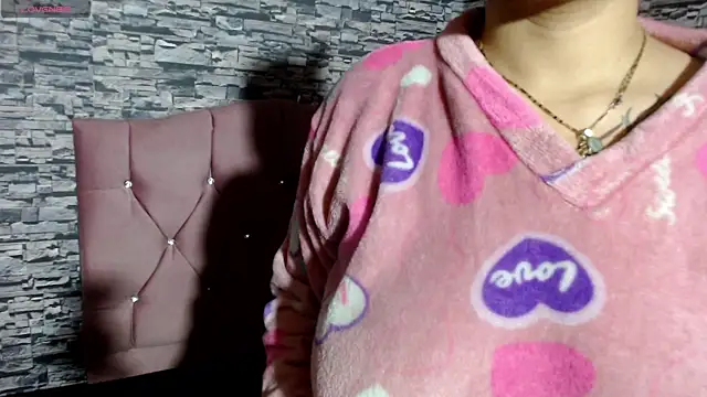 sofi bronw online show from December 2, 2025, 10:09 am