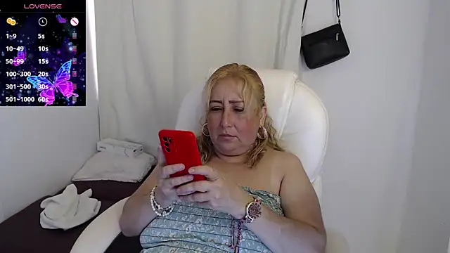 Xileny-Halliwey online show from September 23, 2025, 5:16 pm