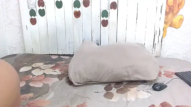 LolaTwerksXX online show from October 24, 2025, 5:04 am