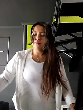 LIZ-06  online show from March 13, 2025, 12:46 pm