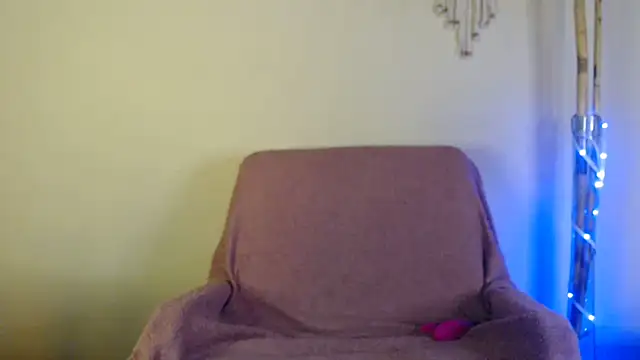 Snapshot of natgirlnatural chatting on March 6, 2026, 8:27 pm natgirlnatural online show from March 6, 2026, 8:27 pm