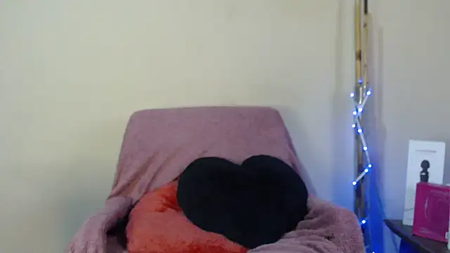 Snapshot of natgirlnatural chatting on March 27, 2026, 6:29 pm natgirlnatural online show from March 27, 2026, 6:29 pm