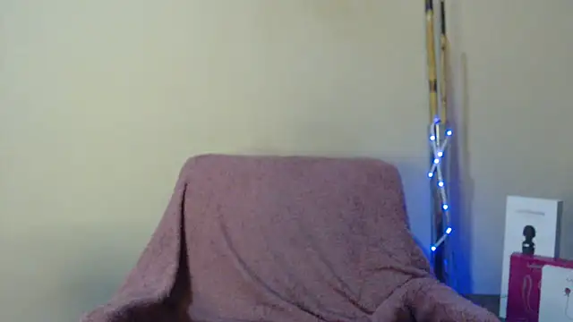 Snapshot of natgirlnatural chatting on April 1, 2026, 7:44 pm natgirlnatural online show from April 1, 2026, 7:44 pm