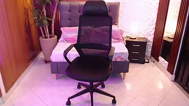 ashleylove prg online show from January 28, 2025, 7:43 am