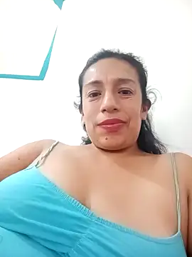 yaz guzman online show from March 5, 2025, 2:45 pm