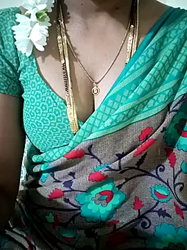 Cute-chinny online show from January 2, 2025, 2:57 pm