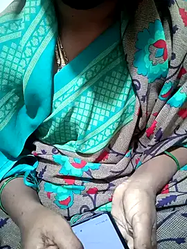 Cute-chinny online show from January 2, 2025, 6:12 pm