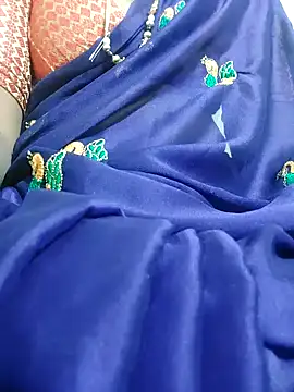 Cute-chinny online show from January 20, 2025, 6:53 pm