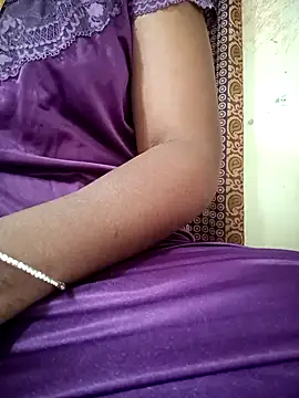 Cute-chinny online show from February 5, 2025, 4:06 am