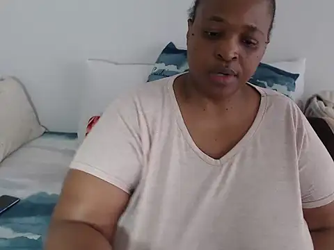 Snapshot of BootyDiva5 chatting on February 19, 2025, 2:23 pm BootyDiva5 online show from February 19, 2025, 2:23 pm