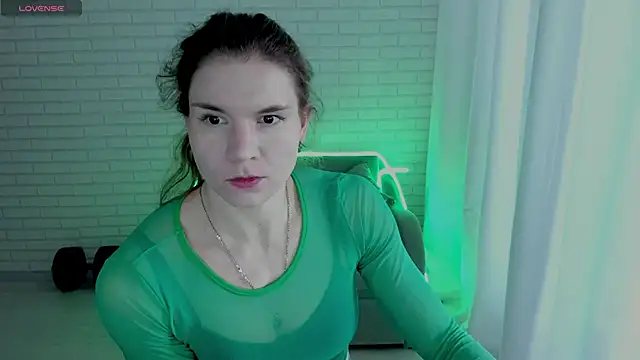 Snapshot of Lisa_Ray chatting on February 16, 2025, 8:10 am Lisa Ray online show from February 16, 2025, 8:10 am