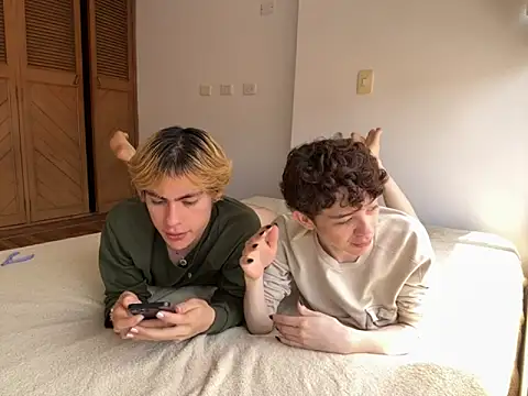 mapleg online show from September 21, 2025, 3:57 pm