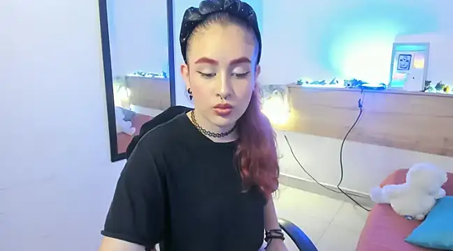 Snapshot of Emyli_rousse_ chatting on January 4, 2025, 2:04 pm Emyli rousse online show from January 4, 2025, 2:04 pm