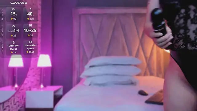 Pamela Johnsonn online show from December 14, 2025, 11:15 am