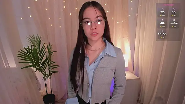 Lia Sweett  online show from March 3, 2026, 4:13 pm