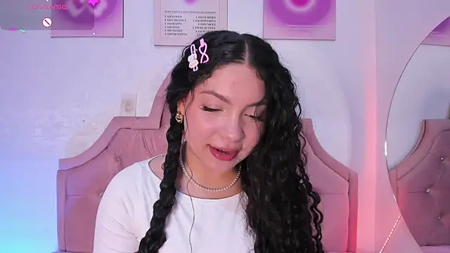 amandalee01 online show from September 12, 2025, 7:36 pm