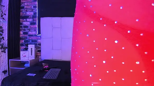 meelanyharux303av online show from February 18, 2026, 9:49 am