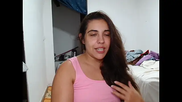 Ursumi1 online show from September 16, 2025, 8:32 pm