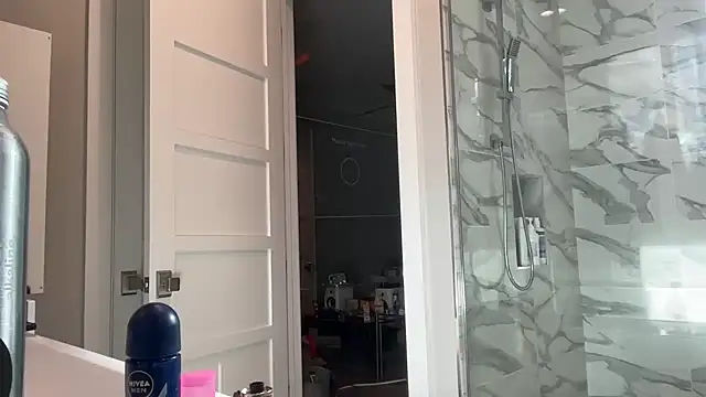 69woodinson online show from March 25, 2026, 1:39 pm