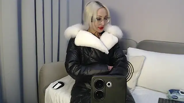 Milforja online show from February 11, 2025, 9:46 pm