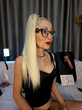 Milforja online show from November 27, 2025, 7:05 pm