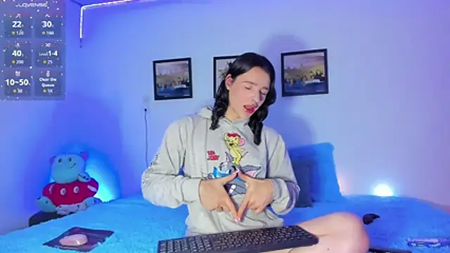 elafranco  online show from December 18, 2025, 1:00 am