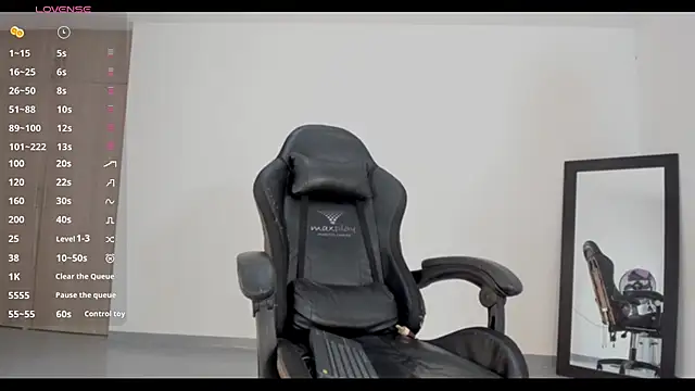 aggy castel online show from December 12, 2024, 5:04 pm