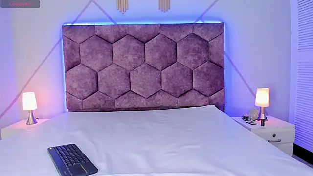 aggy castel online show from January 23, 2025, 2:02 am