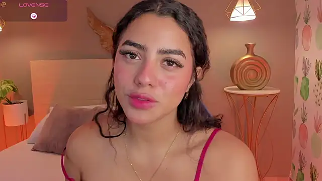 Snapshot of yaya23x chatting on June 4, 2026, 1:28 pm yaya23x online show from June 4, 2026, 1:28 pm