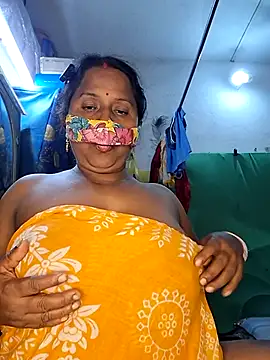 Snapshot of Real_Desi_Couple chatting on August 6, 2026, 5:26 pm Real Desi Couple online show from August 6, 2026, 5:26 pm