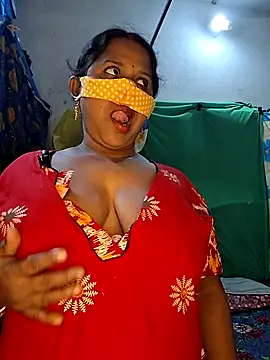 Snapshot of Real_Desi_Couple chatting on August 7, 2026, 4:53 pm Real Desi Couple online show from August 7, 2026, 4:53 pm