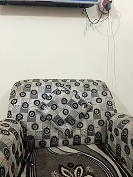 HoneyBearCpl online show from March 22, 2025, 4:47 pm