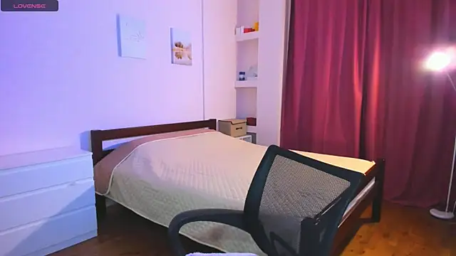 Ellista online show from February 28, 2025, 2:09 am