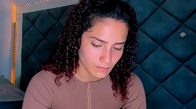 Nellyhills online show from February 6, 2025, 9:28 pm