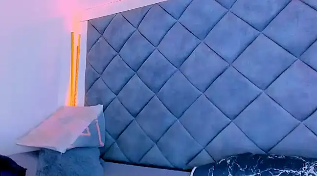 Nellyhills online show from March 21, 2025, 4:51 pm