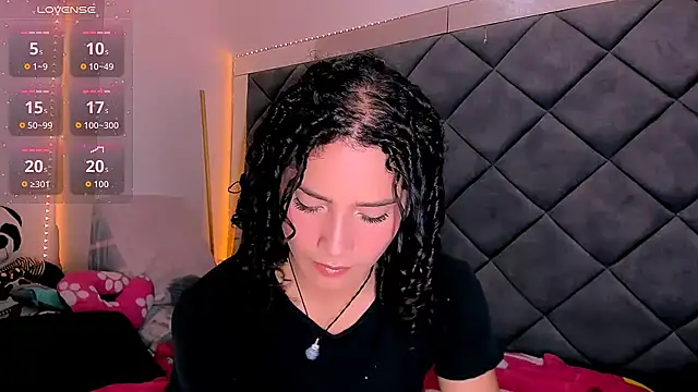 Nellyhills online show from September 15, 2025, 11:27 pm