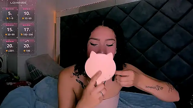 Nellyhills online show from October 15, 2025, 10:54 pm