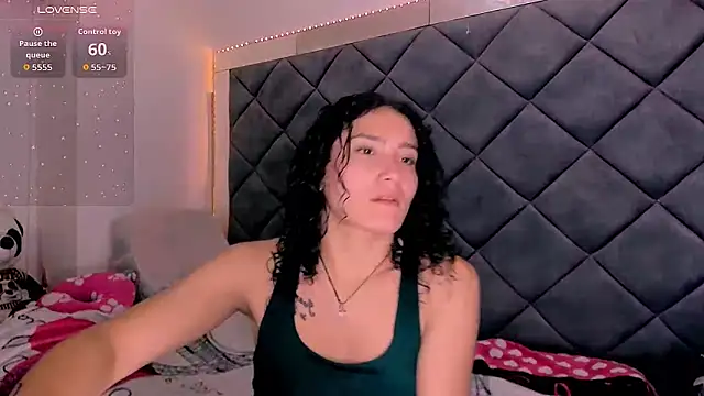 Nellyhills online show from October 24, 2025, 6:04 pm