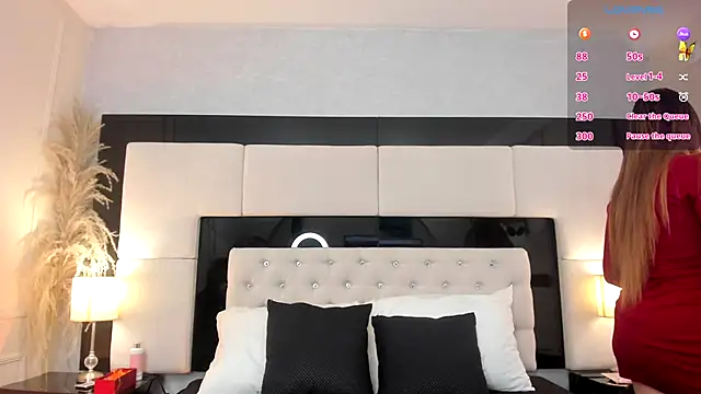 Snapshot of CarlaRossi_ chatting on October 1, 2025, 7:42 pm CarlaRossi online show from October 1, 2025, 7:42 pm