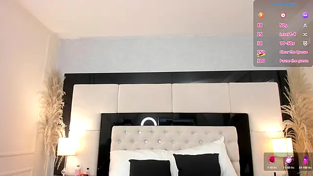 Snapshot of CarlaRossi_ chatting on October 7, 2025, 7:44 pm CarlaRossi online show from October 7, 2025, 7:44 pm