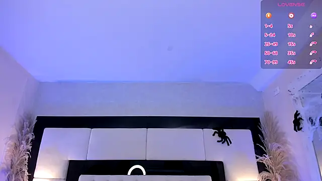 Snapshot of CarlaRossi_ chatting on October 13, 2025, 7:36 pm CarlaRossi online show from October 13, 2025, 7:36 pm