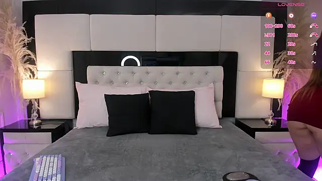 Snapshot of CarlaRossi_ chatting on January 14, 2026, 7:52 pm CarlaRossi online show from January 14, 2026, 7:52 pm