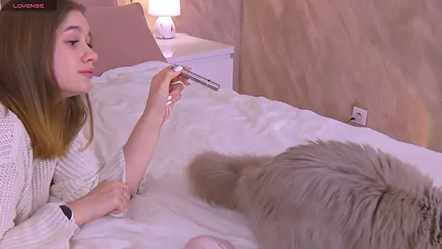 EllieHayes online show from February 22, 2025, 4:29 am