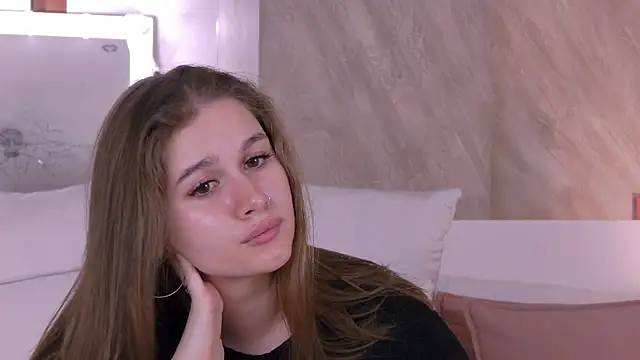 EllieHayes online show from November 30, 2025, 5:39 pm