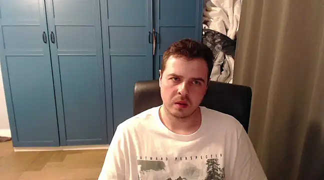 Snapshot of CuteMan33 chatting on March 18, 2025, 10:04 pm CuteMan33 online show from March 18, 2025, 10:04 pm